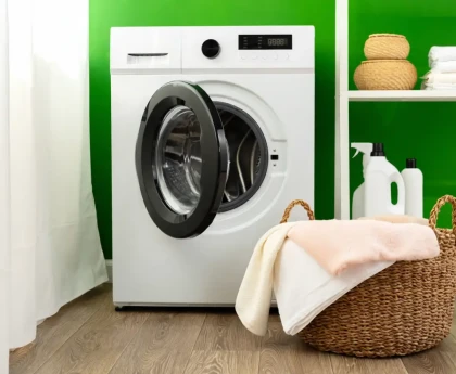Sachet en tissu avec feuilles de laurier prêt pour la machine à laver